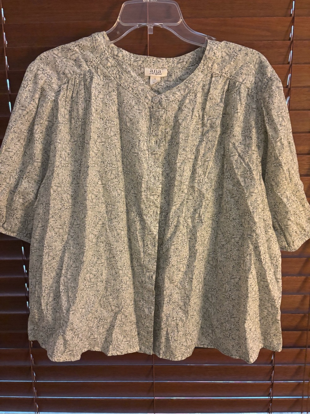 a.n.a Light Sage Green Floral Button-Front Short Sleeve Top